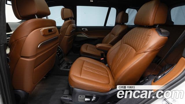 BMW X7 (G07) xDrive 40d Design Pure Excellence 6인승, 2025 11