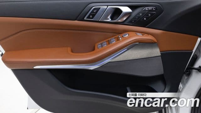 BMW X7 (G07) xDrive 40d Design Pure Excellence 6인승, 2025 12