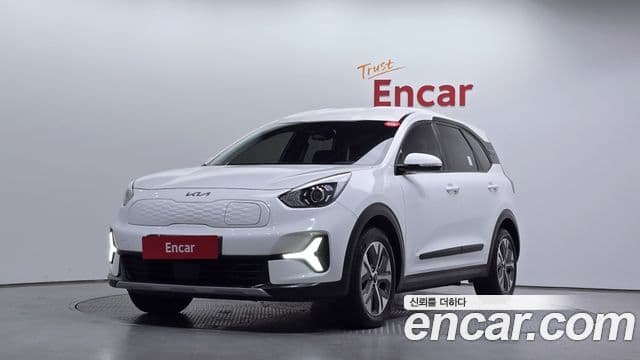 Kia Niro Plus Light (таксомоторный тип), 2023 1