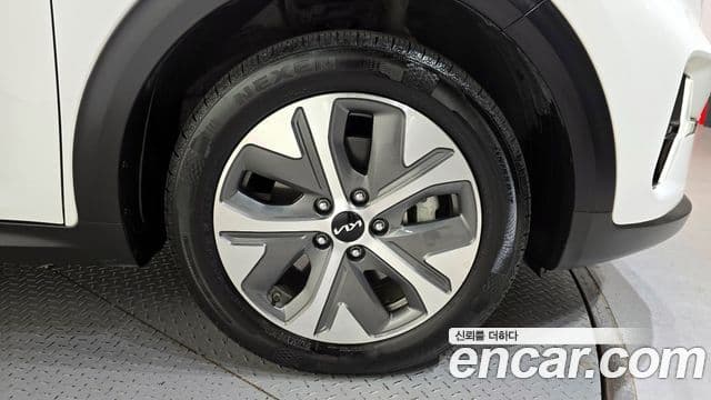 Kia Niro Plus Light (таксомоторный тип), 2023 все фото