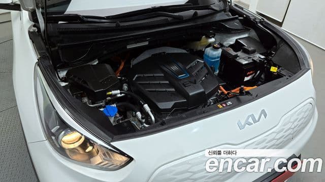 Kia Niro Plus Light (таксомоторный тип), 2023 6