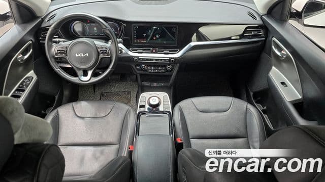 Kia Niro Plus Light (таксомоторный тип), 2023 7