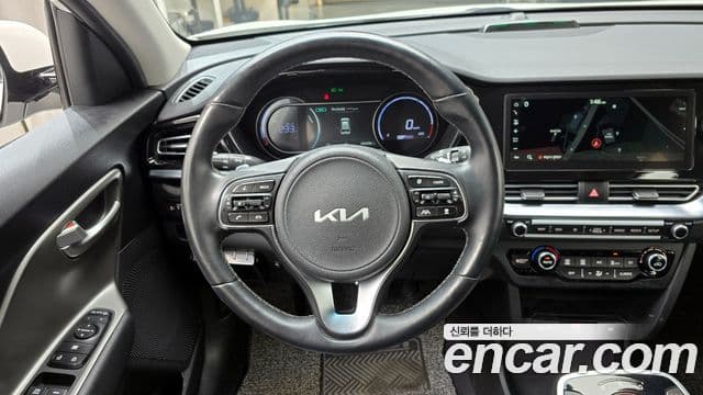 Kia Niro Plus Light (таксомоторный тип), 2023 14
