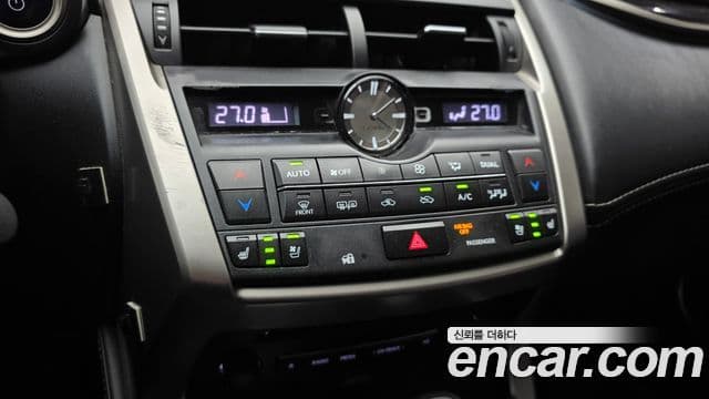 Lexus NX300h Executive, 2016 16