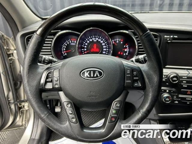 Kia K5 Prestige, 2012 9