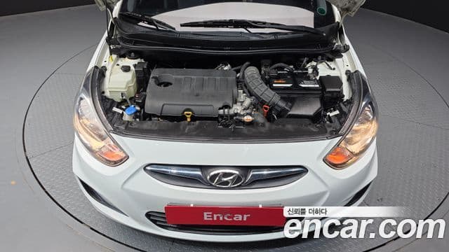 Hyundai Accent(новый кузов / новое поколение) Wit дизель 1.6 VGT Smart, 2014 6