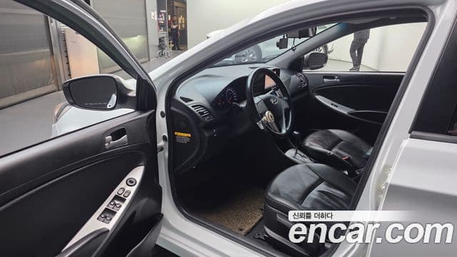 Hyundai Accent(новый кузов / новое поколение) Wit дизель 1.6 VGT Smart, 2014 10