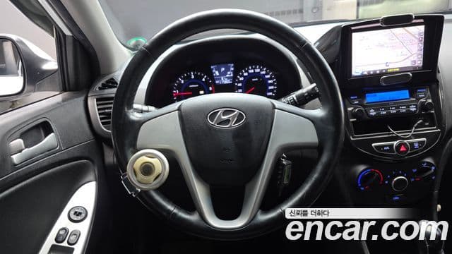 Hyundai Accent(новый кузов / новое поколение) Wit дизель 1.6 VGT Smart, 2014 13