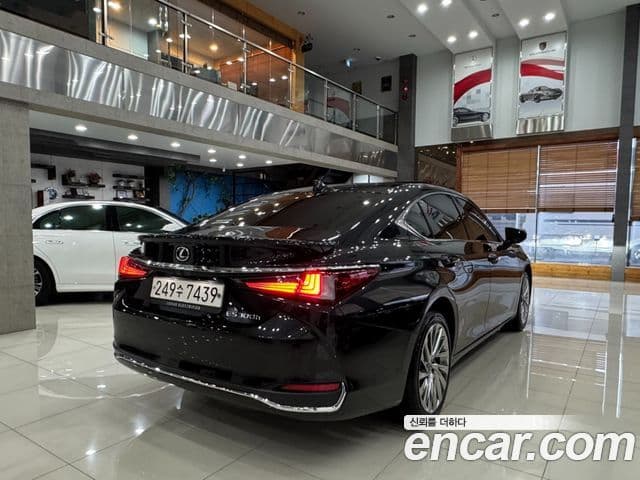 Lexus ES300h 7세대 Executive, 2025 2