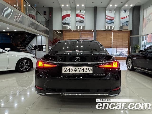 Lexus ES300h 7세대 Executive, 2025 4
