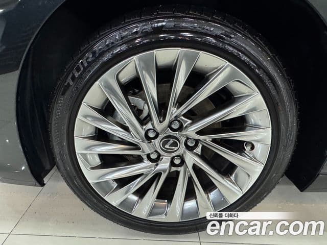 Lexus ES300h 7세대 Executive, 2025 все фото