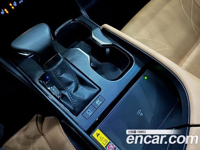 Lexus ES300h 7세대 Executive, 2025 9