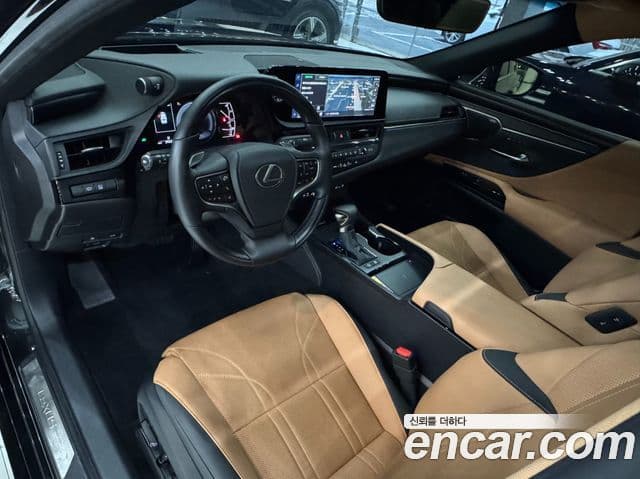 Lexus ES300h 7세대 Executive, 2025 10