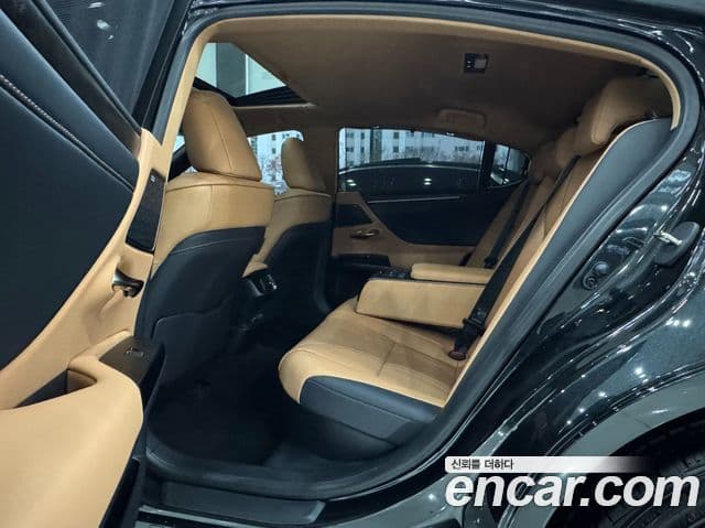 Lexus ES300h 7세대 Executive, 2025 13