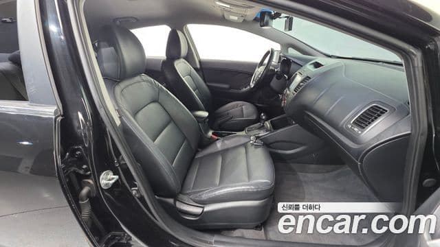 Kia K3 Trendy, 2013 10