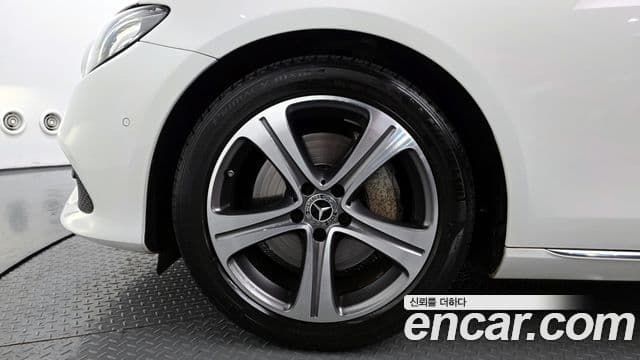 Mercedes-Benz E-класс W213 Avantgarde, 2019 все фото