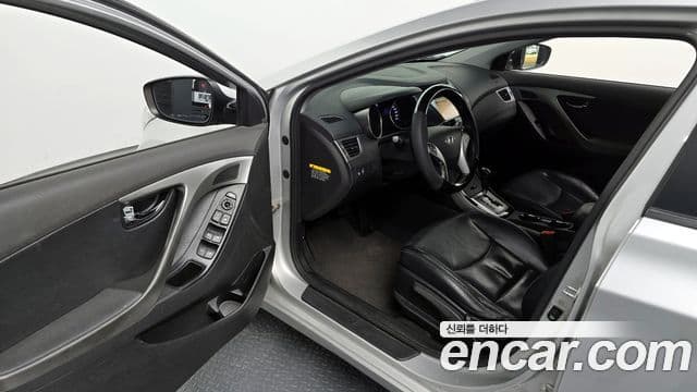 Hyundai Avante MD Premier, 2011 10