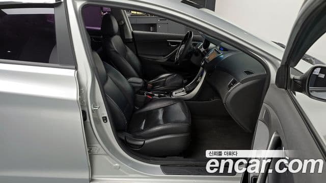 Hyundai Avante MD Premier, 2011 11