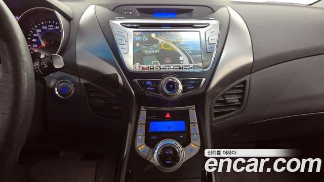 Hyundai Avante MD Premier, 2011 17