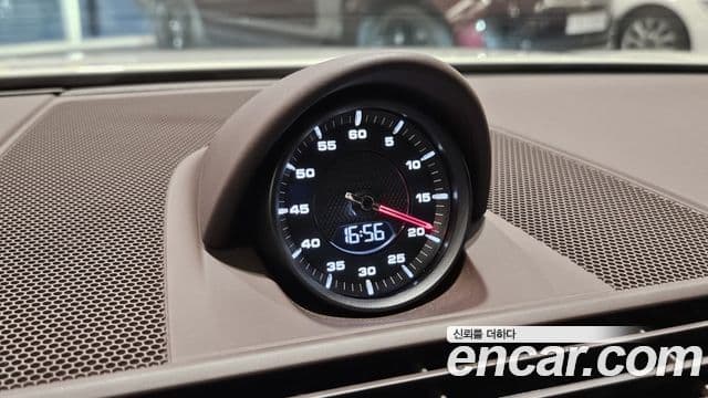 Porsche Panamera (971), 2019 16