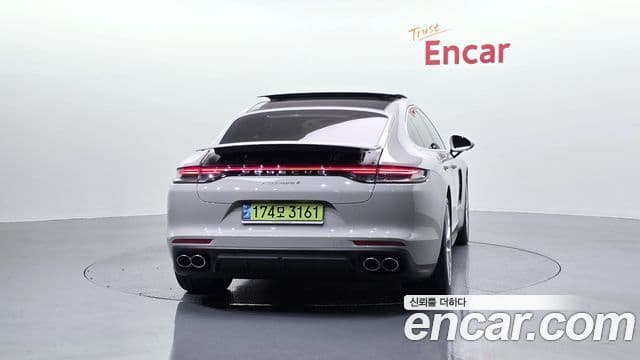 Porsche Panamera (971), 2023 4