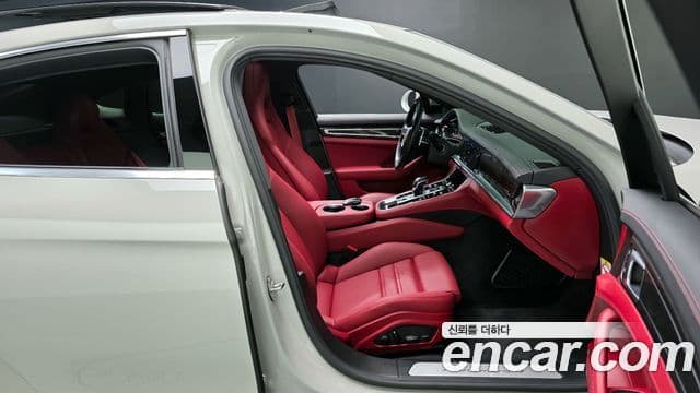 Porsche Panamera (971), 2023 10