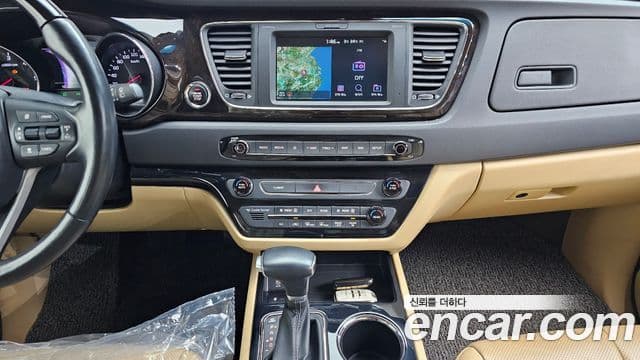 Kia The / новый New Carnival Special, 2019 16