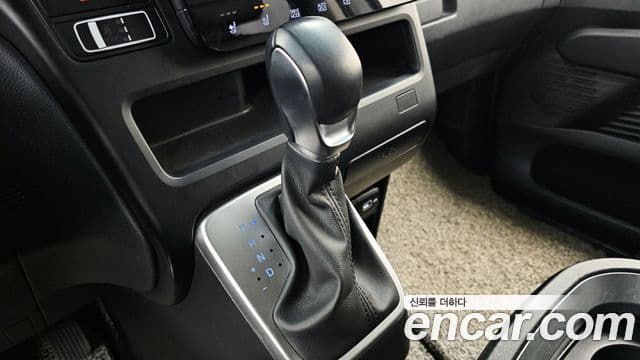 Hyundai Staria Modern, 2022 9