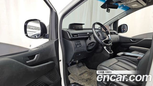 Hyundai Staria Modern, 2022 10