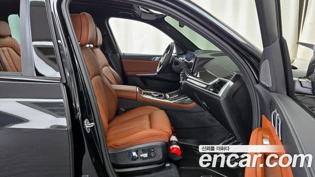 BMW X7 (G07) xDrive 40i M Sport 7인승, 2025 11