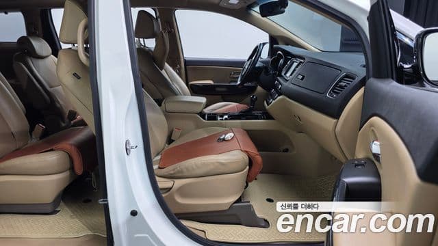 Kia All New Carnival Prestige, 2016 10