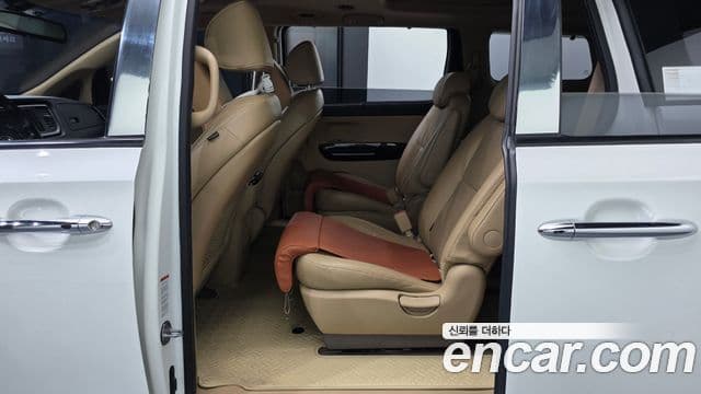 Kia All New Carnival Prestige, 2016 12
