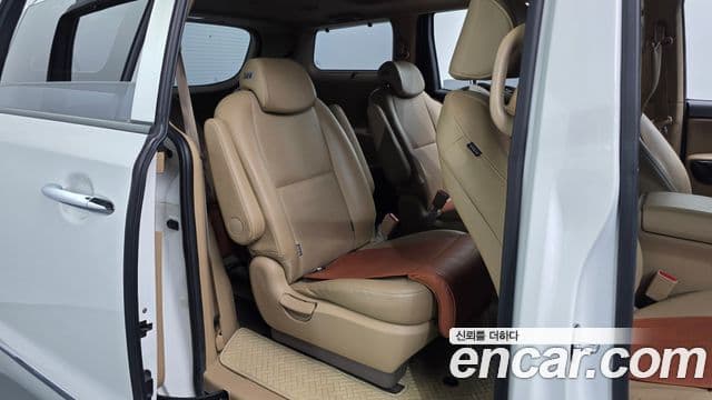 Kia All New Carnival Prestige, 2016 13