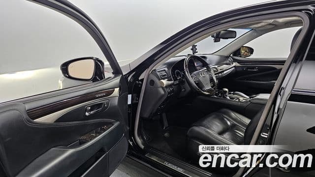 Lexus LS460 XF40, 2015 10