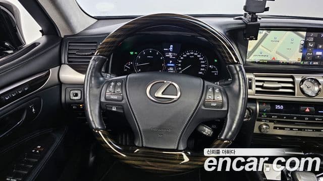 Lexus LS460 XF40, 2015 13