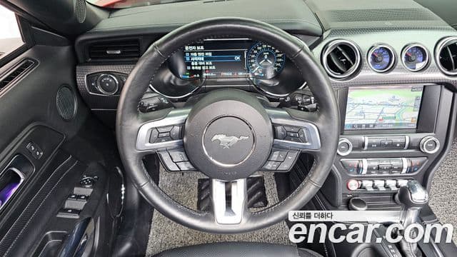 Ford Mustang GT кабриолет, 2022 13