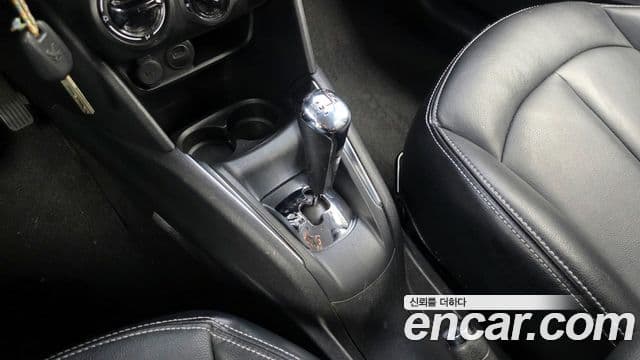 Peugeot 208 1.4 e-HDi Eco 5도어, 2016 9