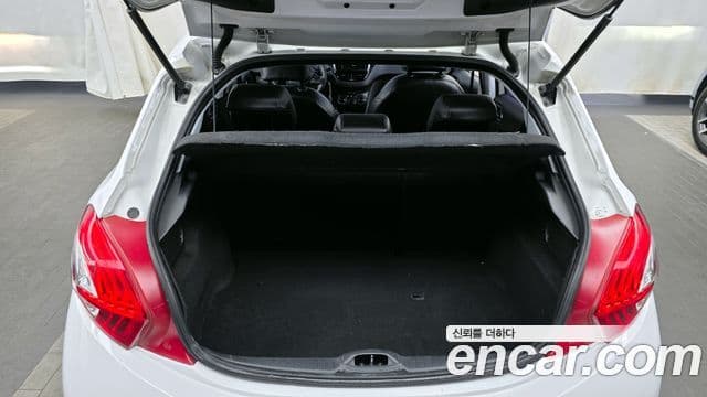 Peugeot 208 1.4 e-HDi Eco 5도어, 2016 20