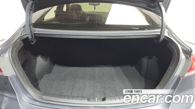 Hyundai Avante AD 1.6 GDI Value Plus, 2018 20