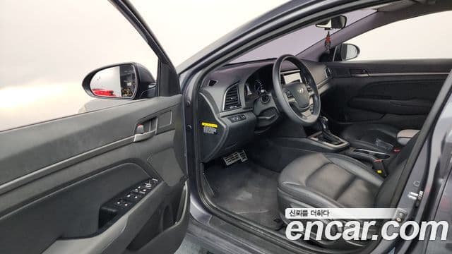 Hyundai Avante AD 1.6 GDI Value Plus, 2018 10