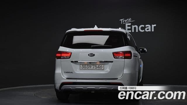 Kia All New Carnival Prestige, 2017 4