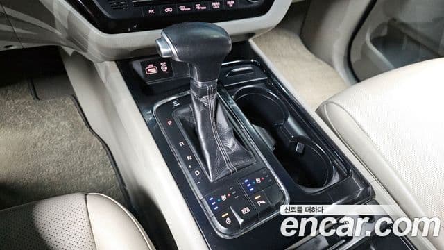 Kia All New Carnival Prestige, 2017 9