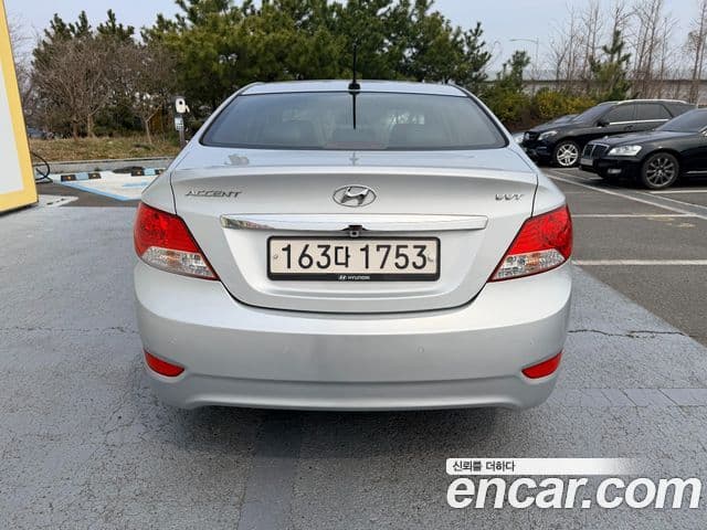 Hyundai Accent(новый кузов / новое поколение) Premier, 2011 4