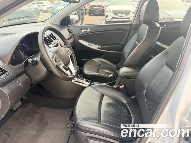 Hyundai Accent(новый кузов / новое поколение) Premier, 2011 10