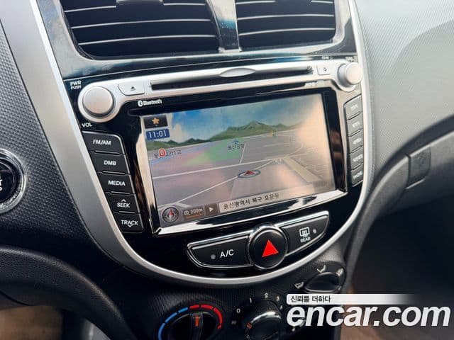 Hyundai Accent(новый кузов / новое поколение) Premier, 2011 20
