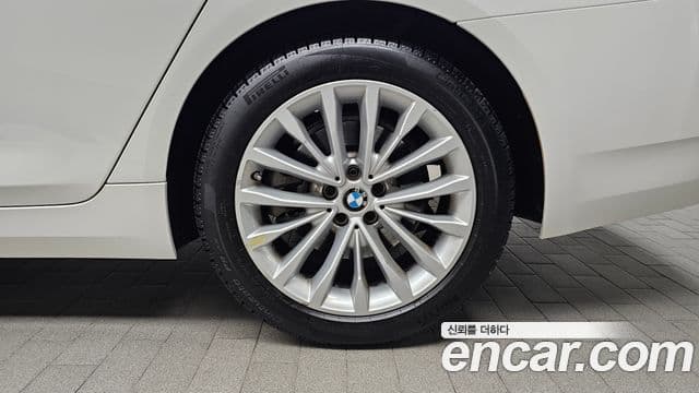 BMW 5시리즈 (G30) Luxury, 2023 все фото
