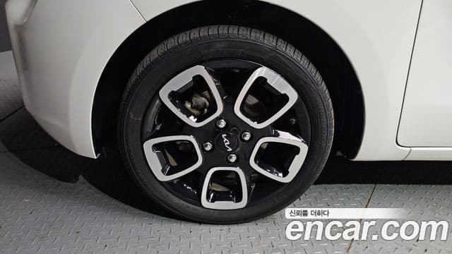 Kia The / новый New Ray Signature, 2022 все фото