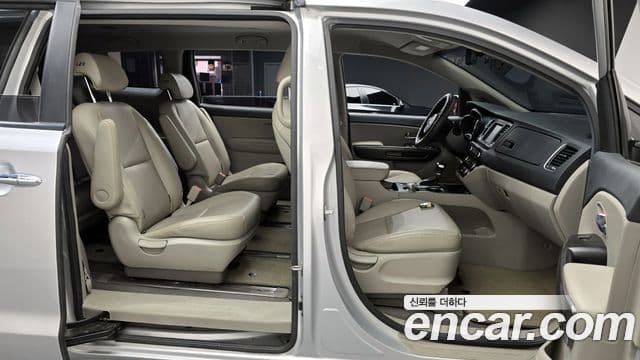 Kia The / новый New Carnival Luxury, 2019 10