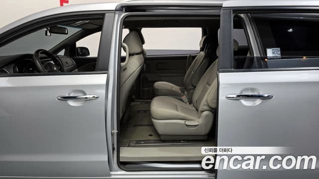 Kia The / новый New Carnival Luxury, 2019 12