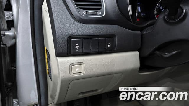 Kia The / новый New Carnival Luxury, 2019 16